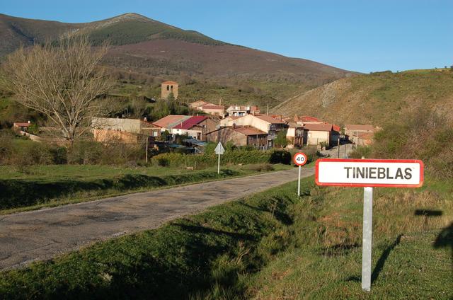 TINIEBLAS DE LA SIERRA